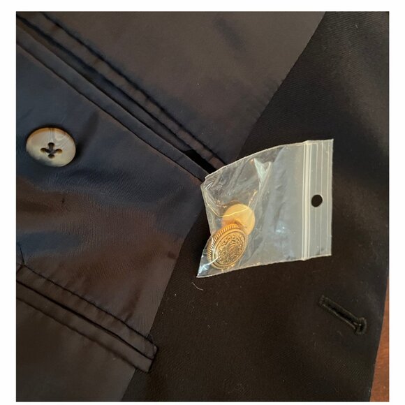 J.P. Tilford Samuelsohn Navy Blue Blazer. Excellent Condition. - Picture 10 of 16